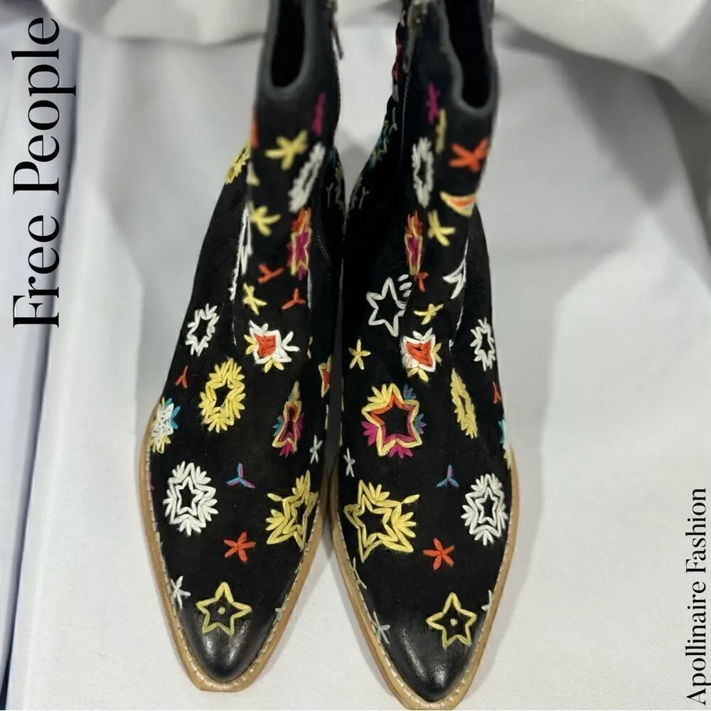 FREE PEOPLE BOWERS ANKLE BOOTS IN BLACK EMBROIDERED FLORAL SIZE 38.5 NWT